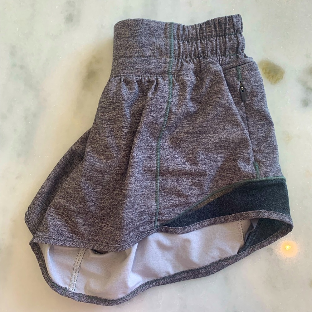 LULULEMON size 2 hotty hots 2.5